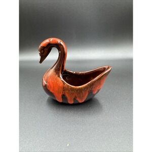 Vintage McMaster Craft Pottery Swan Niagara  Falls Souvenir 4.75" Tall